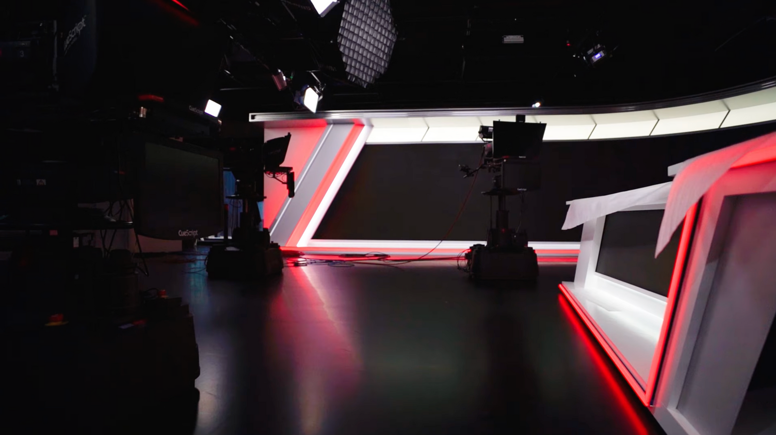 MQT Channel Seven Studios Behind The Scenes Lighting Build